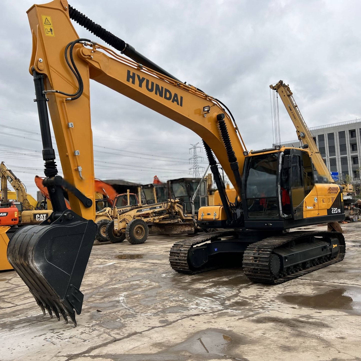 Second-hand Hyundai 220-9S Crawler Excavator