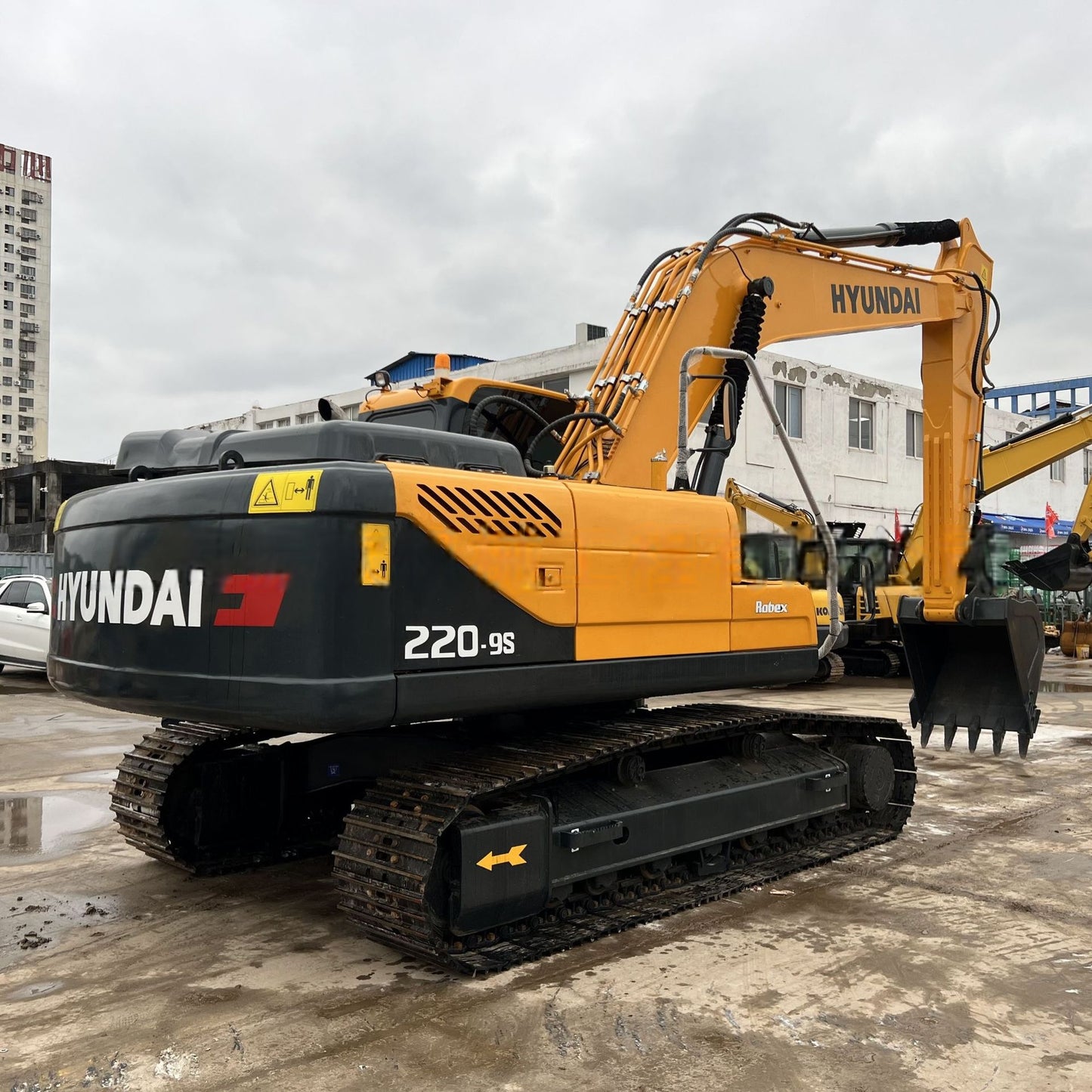Second-hand Hyundai 220-9S Crawler Excavator