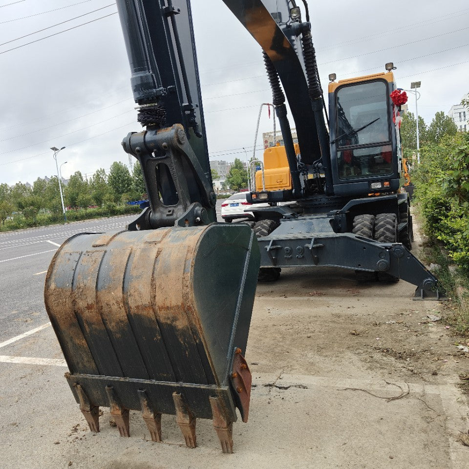 Hyundai 210W - 9S Wheeled Excavator
