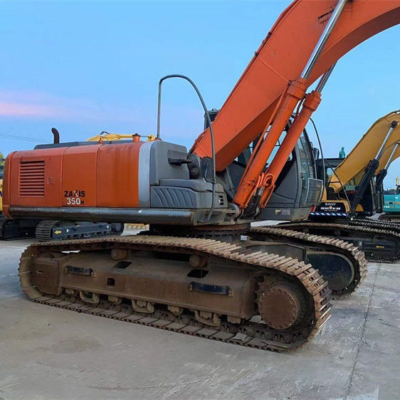 Japanese Hitachi ZX350 Crawler Excavator, A 35-ton Large Excavator