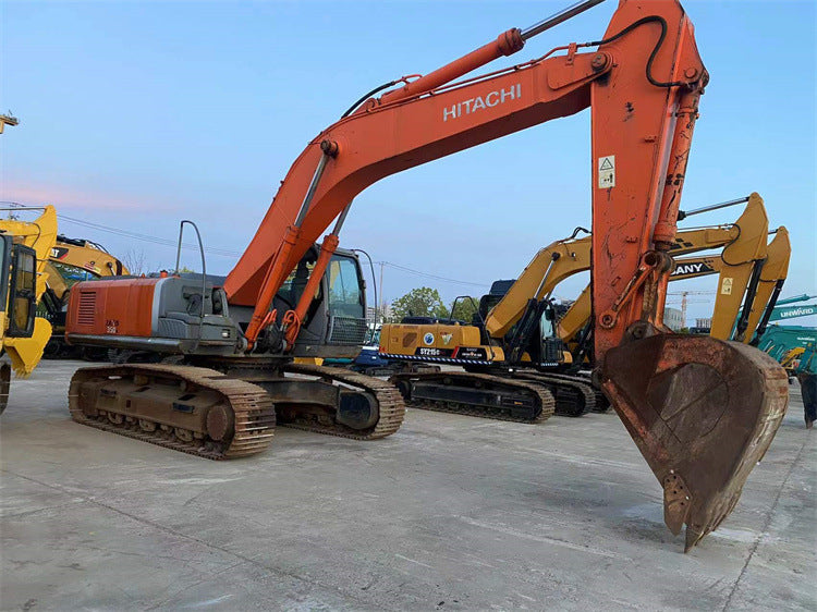 Japanese Hitachi ZX350 Crawler Excavator, A 35-ton Large Excavator