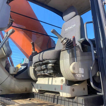 Japanese Hitachi ZX350 Crawler Excavator, A 35-ton Large Excavator