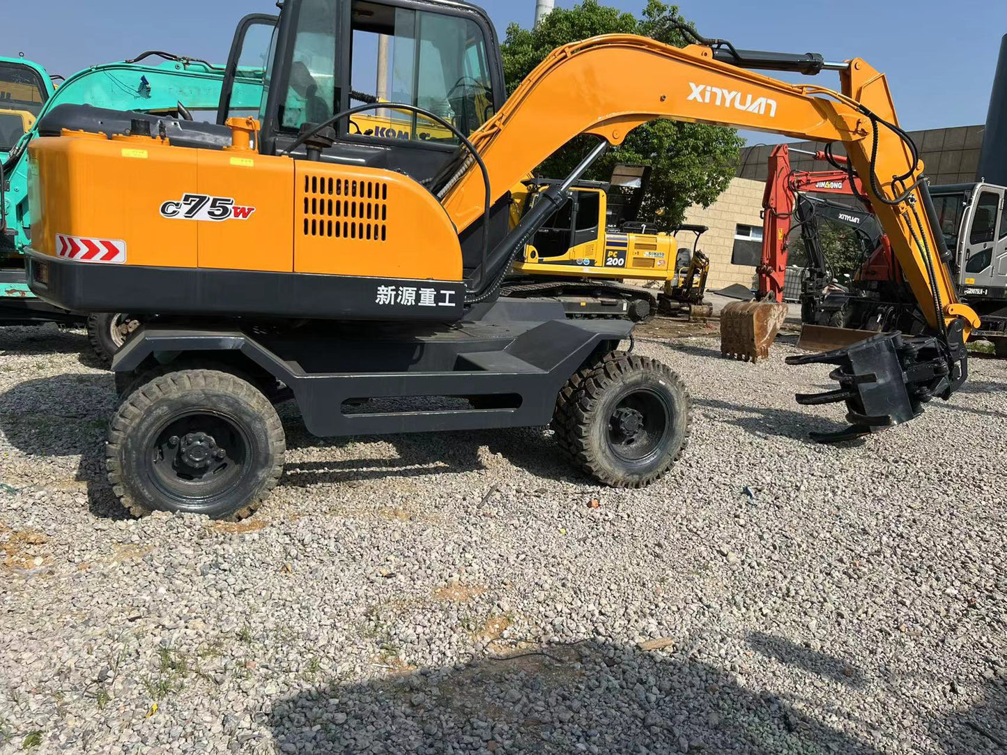 Wheeled Excavator HT75W